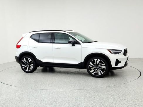 New 2026 Volvo XC40 B5 Ultra w/ Climate Package image 3