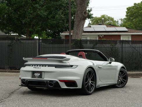 Used 2024 Porsche 911 Cabriolet AWD/4WD image 16