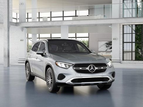 Certified 2025 Mercedes-Benz GLC 300 4MATIC image 9