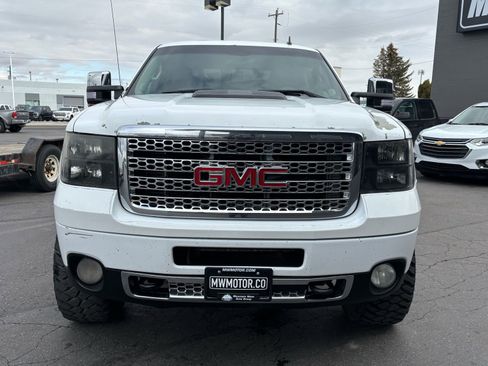 Used 2011 GMC Sierra 2500 Denali AWD/4WD image 2