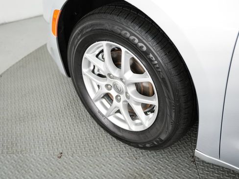 Used 2022 Chrysler Voyager LX FWD image 50