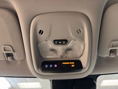 Used 2022 Chevrolet TrailBlazer LT w/ Convenience Package image 41