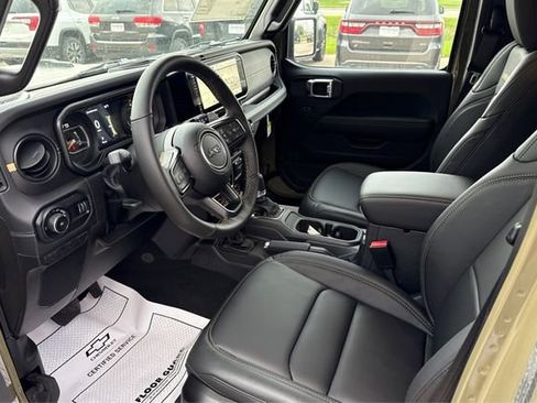 New 2025 Jeep Wrangler Unlimited Rubicon 392 image 9