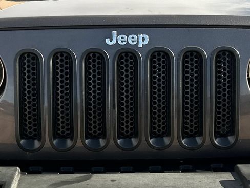 Used 2017 Jeep Wrangler Unlimited Sport w/ Quick Order Package 23S AWD/4WD image 17