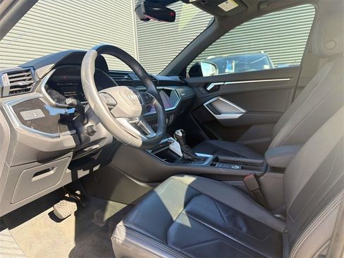 Used 2023 Audi Q3 2.0T Premium Plus w/ Premium Plus Package image 8