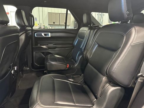 Used 2020 Ford Explorer XLT w/ Equipment Group 202A image 26