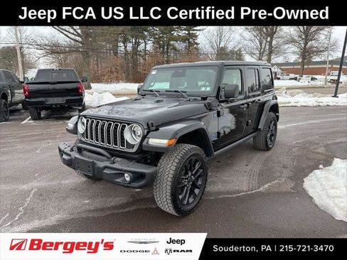 Certified 2025 Jeep Wrangler Unlimited Sahara AWD/4WD image 1