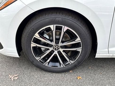 New 2025 Volkswagen Jetta Sport image 8