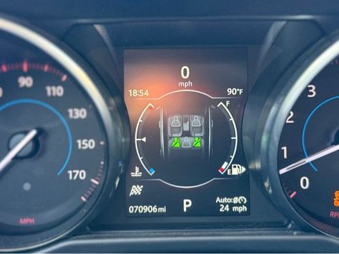 Used 2016 Jaguar XF Prestige RWD image 12