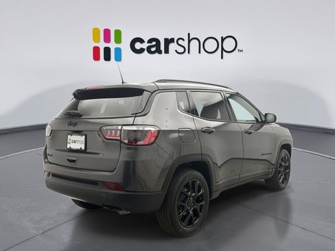 Used 2022 Jeep Compass Latitude w/ Sun and Sound Group AWD/4WD image 5