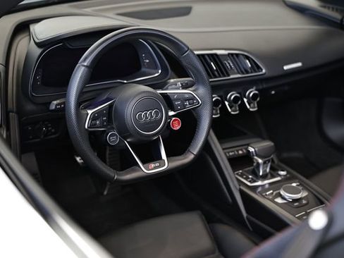 Used 2020 Audi R8 V10 w/ Carbon Exterior Package AWD/4WD image 16