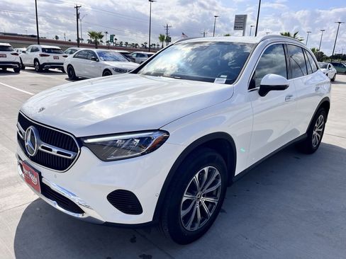 Used 2024 Mercedes-Benz GLC 300 4MATIC image 5