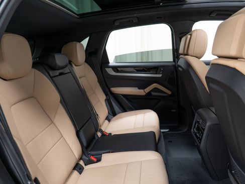 New 2026 Porsche Cayenne AWD/4WD image 28