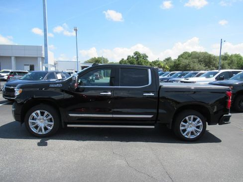 Certified 2024 Chevrolet Silverado 1500 High Country w/ High Country Premium Package AWD/4WD image 2