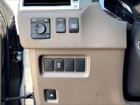 Used 2010 Lexus GX 460 AWD/4WD image 32