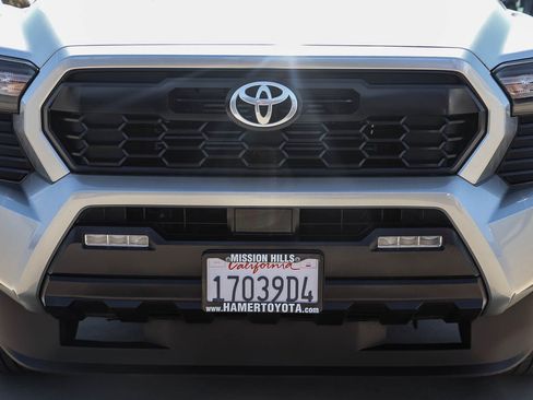 Certified 2025 Toyota Tacoma TRD Sport AWD/4WD image 11