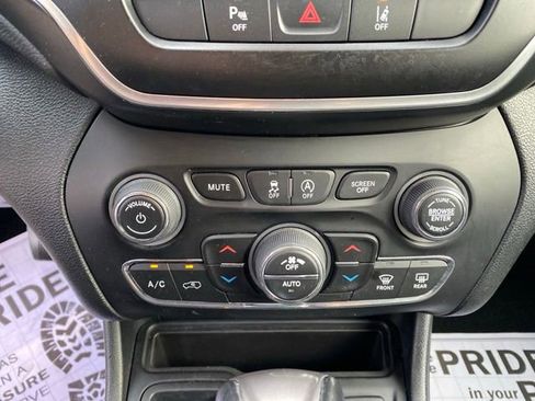 Used 2022 Jeep Cherokee Latitude Lux FWD image 14