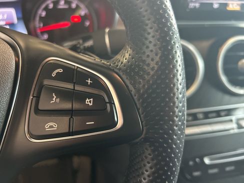 Used 2019 Mercedes-Benz GLC 300 4MATIC image 19