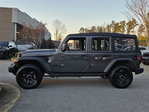 Used 2025 Jeep Wrangler Sport image 4