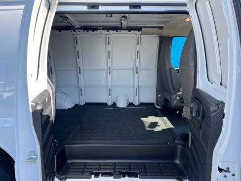 New 2025 Chevrolet Express 2500 RWD image 15