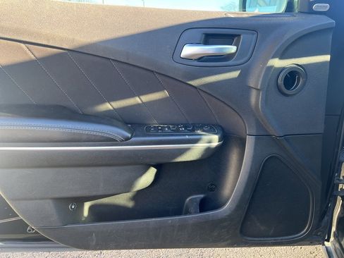Used 2017 Dodge Charger SXT image 19