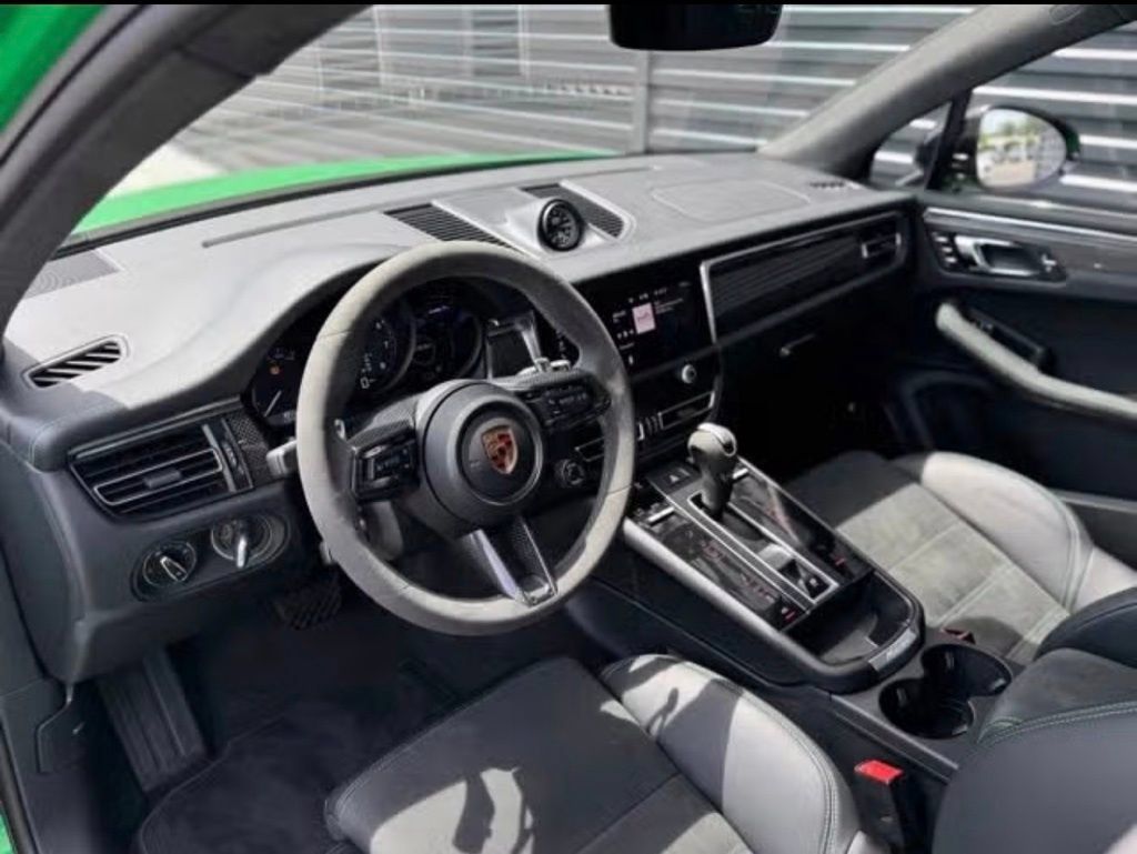 Used 2026 Porsche Macan GTS AWD/4WD image 19