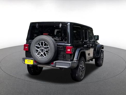 Used 2025 Jeep Wrangler Unlimited Sahara AWD/4WD image 14