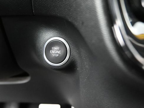 Used 2019 Volvo XC40 T5 R-Design image 29