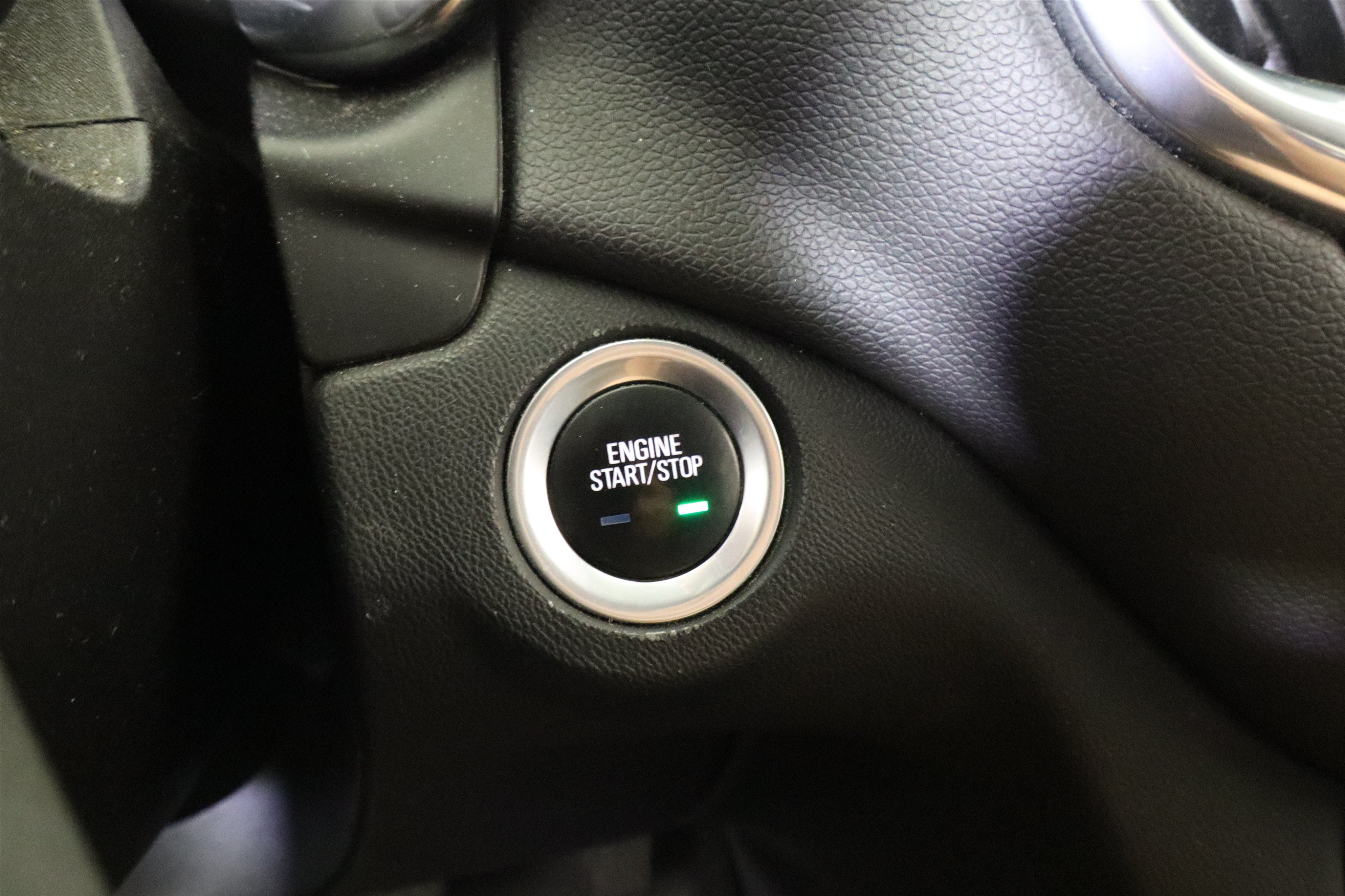 Used 2019 Chevrolet Equinox LT FWD image 32