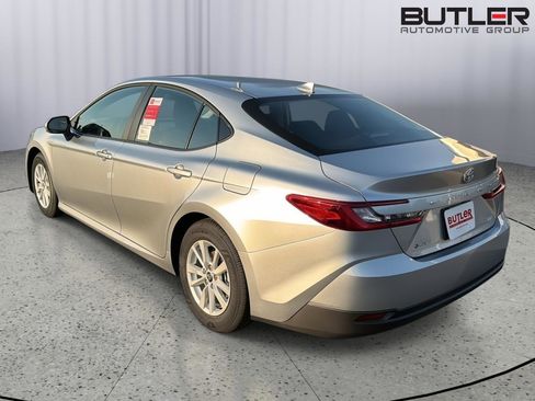 New 2026 Toyota Camry LE FWD image 4