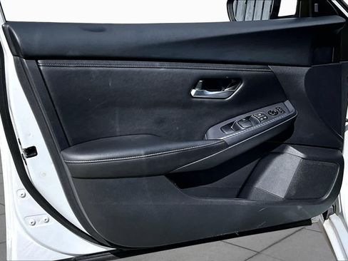 Used 2024 Nissan Sentra SV FWD image 20