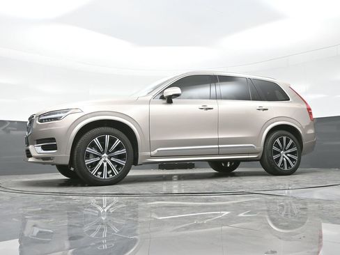 Used 2024 Volvo XC90 B5 Core image 15