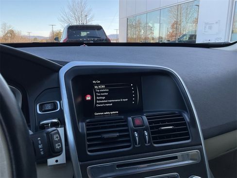 Used 2016 Volvo XC60 T5 Premier w/ Proximity Package image 20