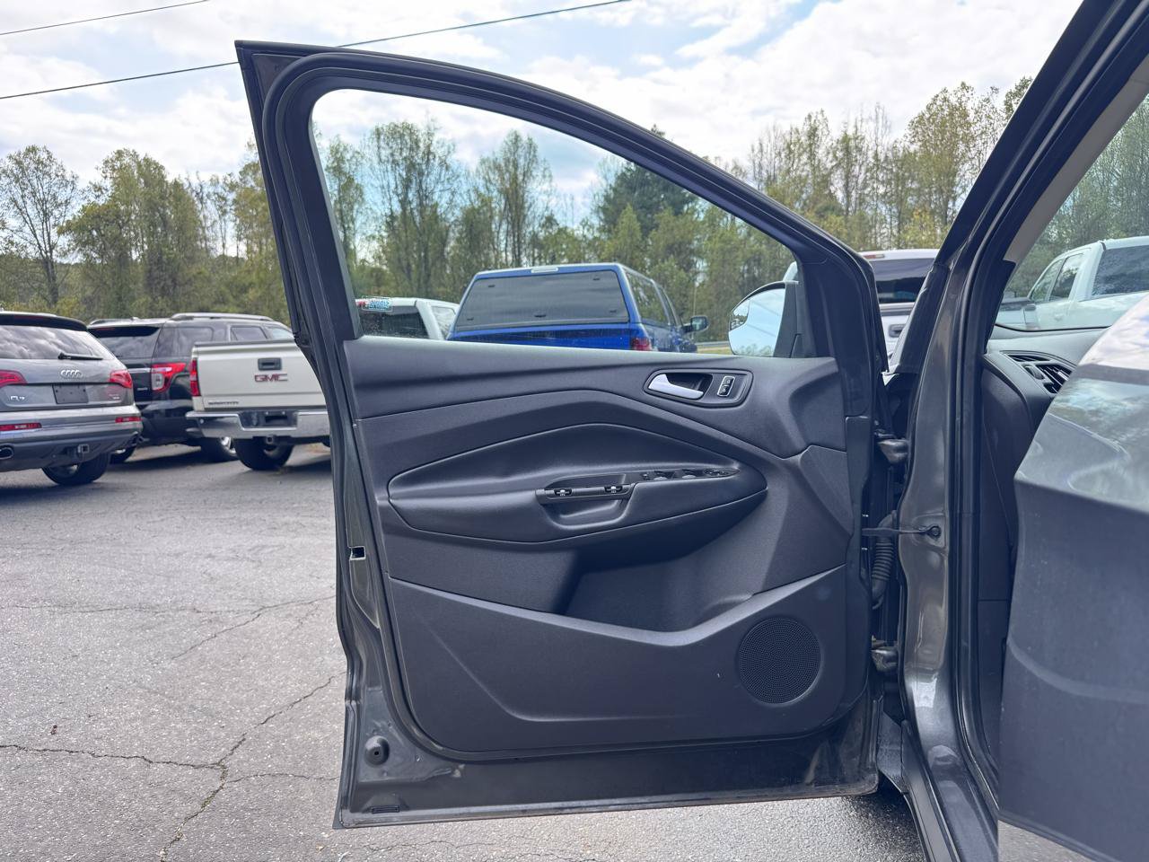 Used 2015 Ford Escape SE AWD/4WD image 9