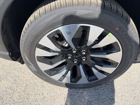 New 2026 Ford Explorer Platinum AWD/4WD image 10