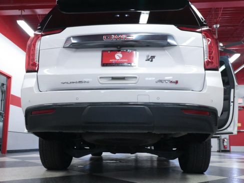 Used 2021 GMC Yukon XL AT4 w/ Technology Package AWD/4WD image 38