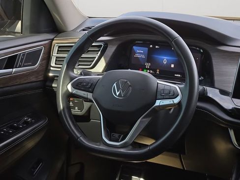 Used 2024 Volkswagen Atlas SEL Premium R-Line image 19