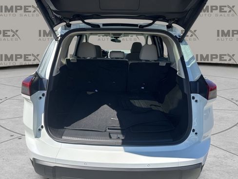 Used 2025 Nissan Rogue SV FWD image 26