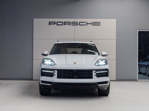 Certified 2026 Porsche Cayenne AWD/4WD image 10