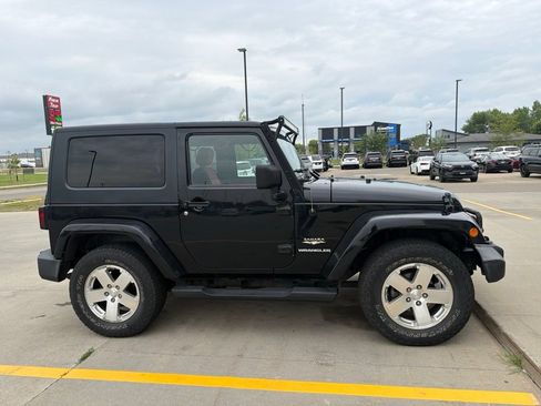 Used 2008 Jeep Wrangler Sahara w/ Dual Top Group AWD/4WD image 8