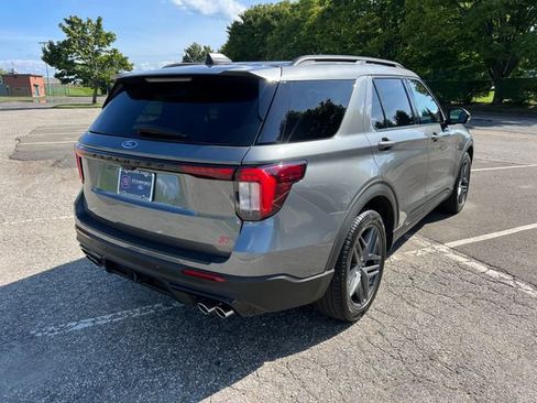 Used 2025 Ford Explorer ST AWD/4WD image 11