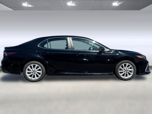 Used 2022 Toyota Camry LE FWD image 8