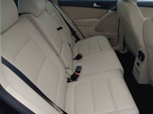 Used 2015 Volkswagen Tiguan SEL AWD/4WD image 19