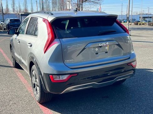 Certified 2025 Kia Niro Wind w/ Wind Preserve Package image 9