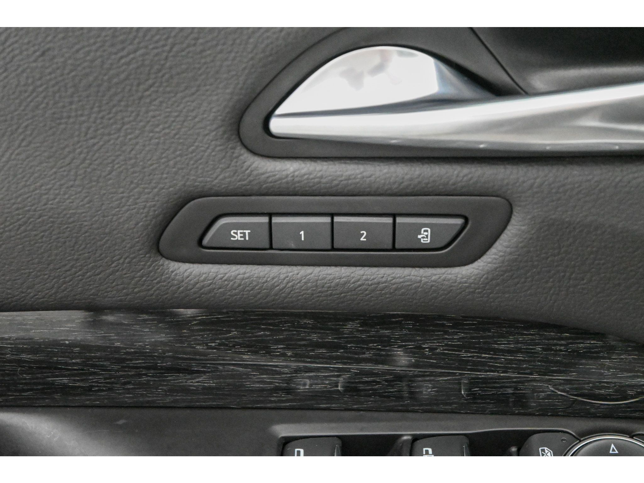 Used 2023 Cadillac XT4 Premium Luxury w/ Cold Weather Package FWD image 31