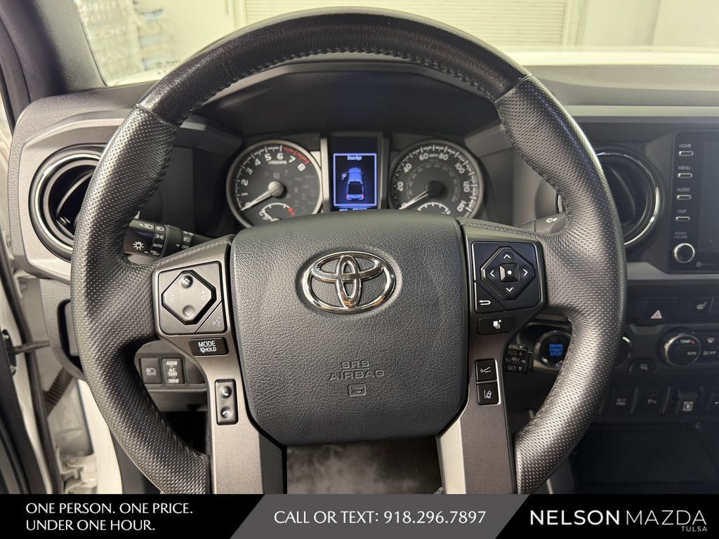 Used 2020 Toyota Tacoma TRD Off-Road w/ TRD Premium Off Road Package AWD/4WD image 24