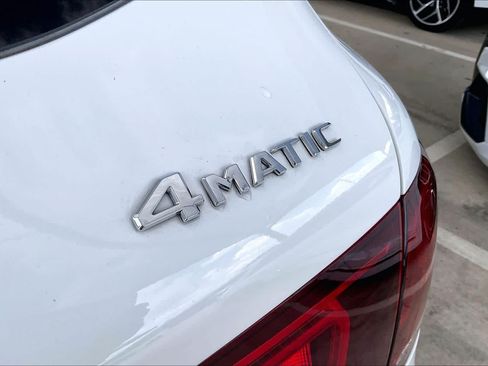 Used 2020 Mercedes-Benz GLC 300 4MATIC image 10