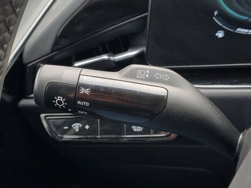 Used 2023 Kia Niro EX FWD image 21
