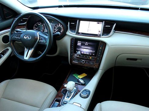 Used 2020 INFINITI QX50 Luxe w/ Navigation Package image 19