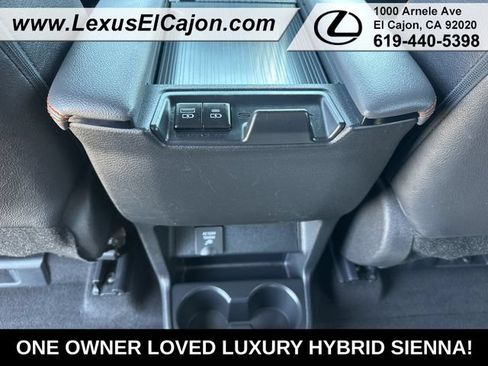 Used 2021 Toyota Sienna XSE w/ XSE Plus Package FWD image 8